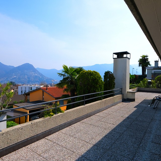 Breganzona - Large semi-detached villa