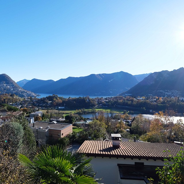 Muzzano - Villa au design moderne avec vue panoramique sur le lac