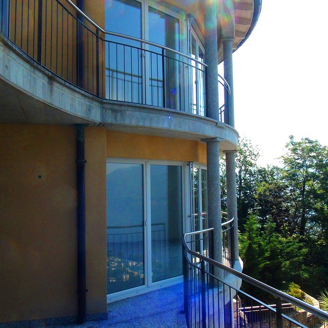 Brione - Villa avec piscine et maison rustique