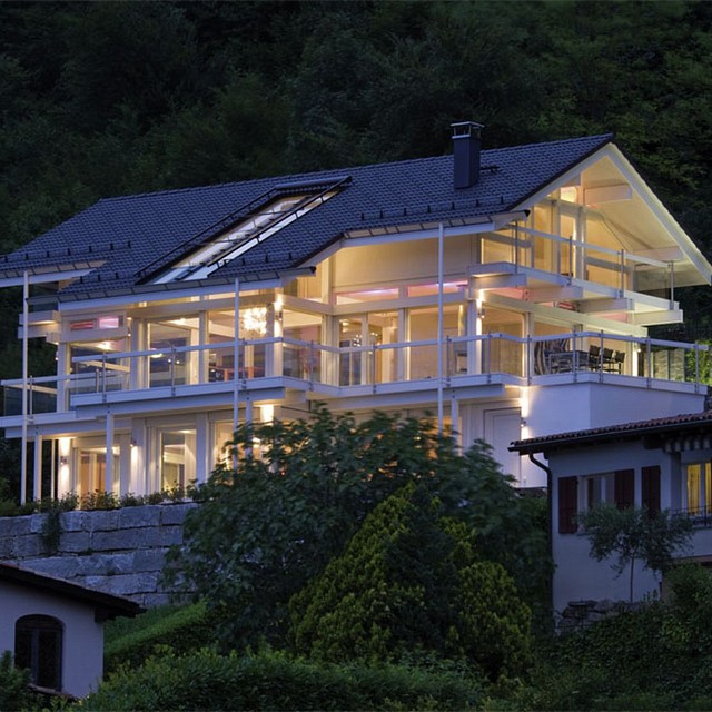 Lugano - Villa HUF HAUS in Glas und Holz