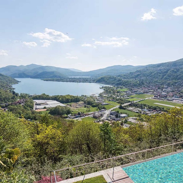 Muzzano - Villa vue lac avec piscine