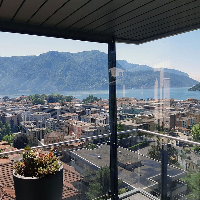 Lugano - Penthouse de 5,5 pièces avec vue sur le lac et jardin sur le toit