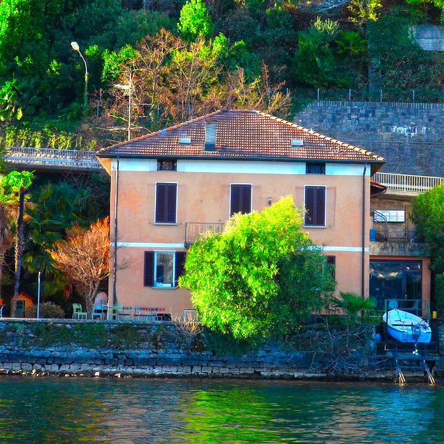 Lugano - Villa am See mit Anlegestelle